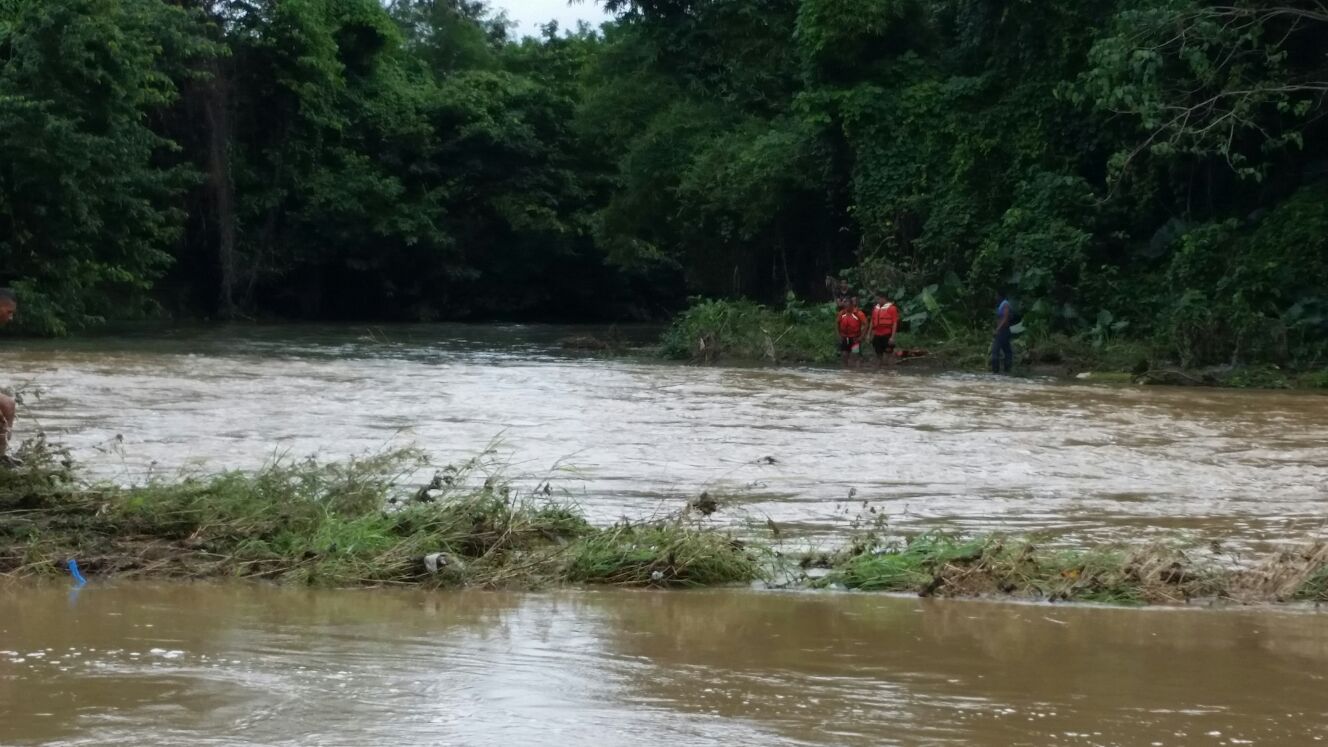 Crecida del río Camú de La Vega deja un fallecido, otra persona está desaparecida