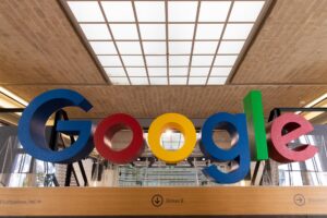 Google pide Justicia europea rechace multa millonaria impuesta por UE