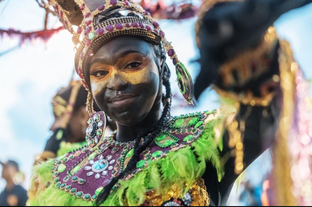 Cientos de capitaleños disfrutaron el Carnaval Distrito Nacional 2022