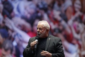 Lula pide a Colombia votar por Gustavo Petro