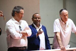 Neven Ilic, presidente de Panam Sports; Gilberto García, secretario general del COD, e Ivar Sisniega, secretario general de Panam Sports durante una presentación del equipo dominicano de Judo.