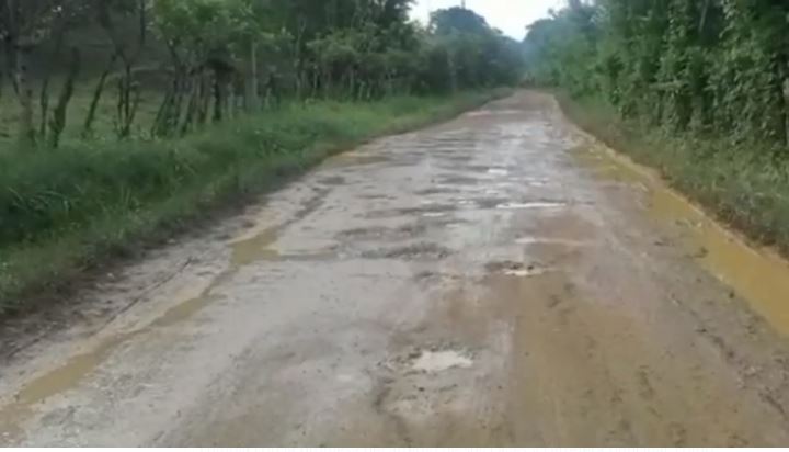 Moradores en Sabana Grande de Cevicos demandan arreglo de sus calles