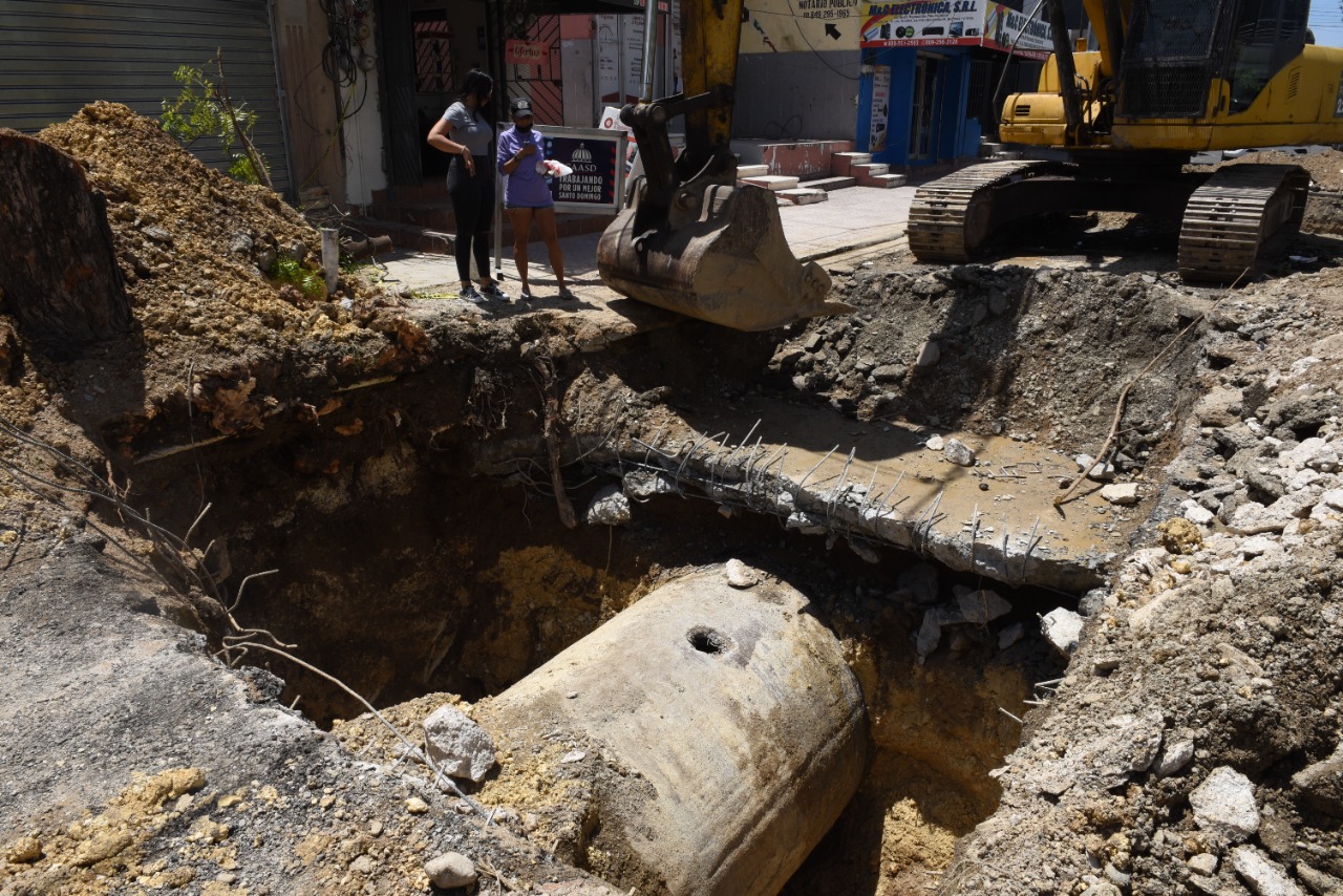 CAASD informa averías en Los Ríos causada por obstrucción en tuberías