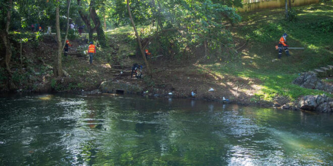 Sepultan restos de hermanos encontrados muertos en el Río Higüero