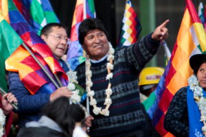 Gobierno de Bolivia se sumerge en riesgosa crisis económica