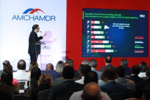 AMCHAMDR y Aduanas presentan proyecto para estudio de mercado de Hub Logístico