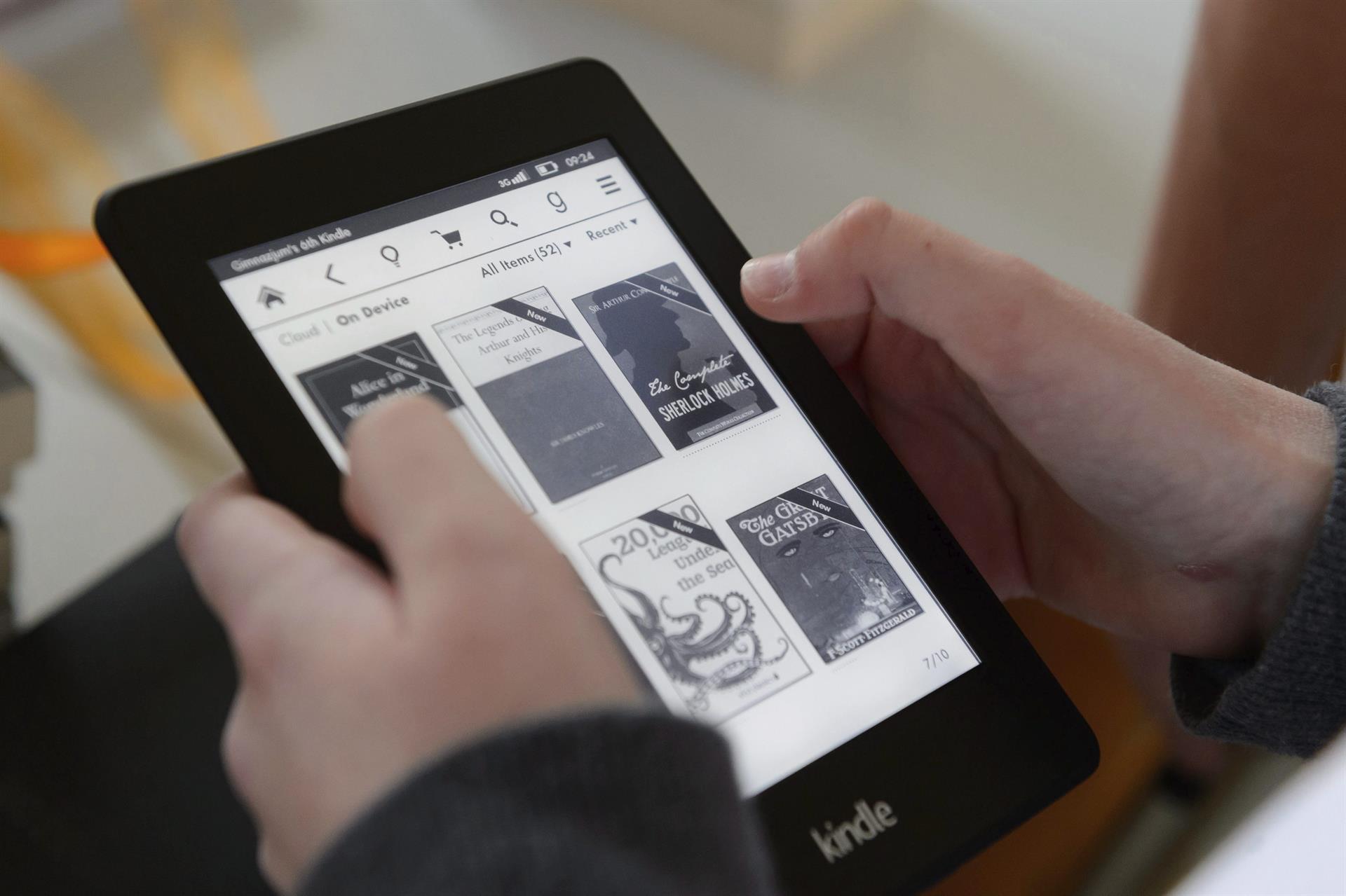 Amazon anuncia que retirará Kindle del mercado chino