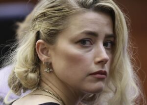 Amber Heard asegura que no culpa al jurado por el veredicto contra Depp