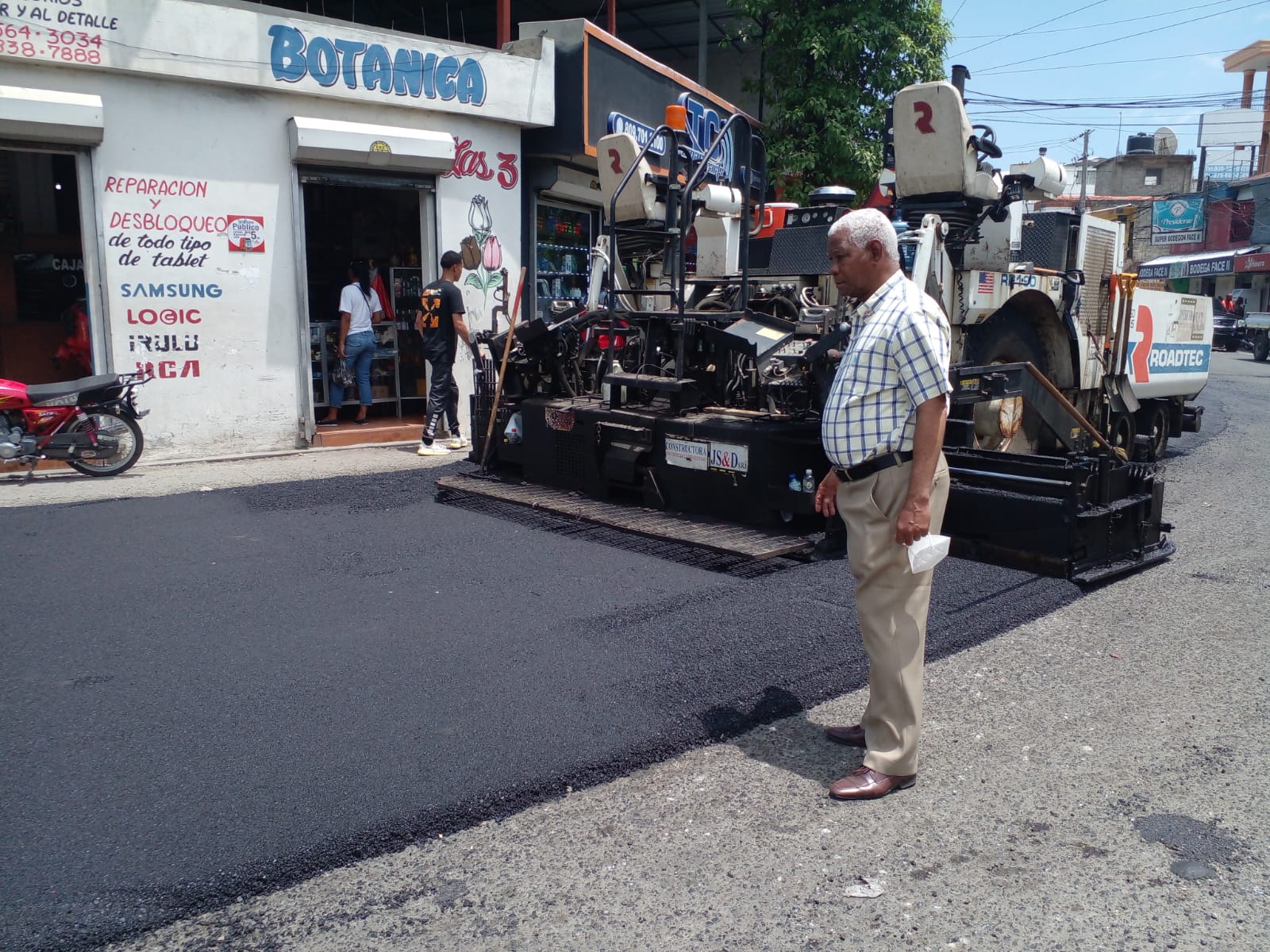 Obras Púbicas informa reconstrucción de avenida Los Beisbolistas está en fase final
