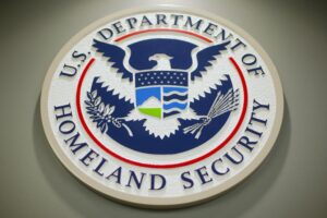 Seguridad Nacional advierte sobre aumento en la amenaza extremista en Estados Unidos
