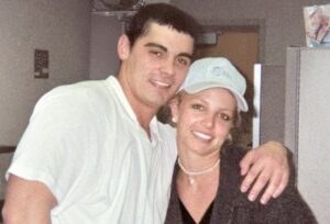 Detienen a Jason Alexander, exmarido de la cantante Britney Spears 