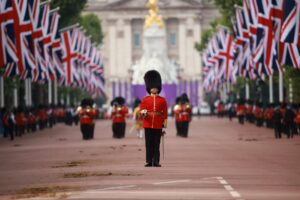 Inicia el desfile militar para honrar el Jubileo de Platino de Isabel II
