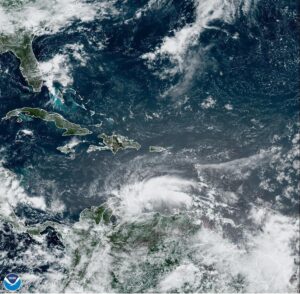 Potencial ciclón avanza por el sur del Caribe y pasará cerca de Venezuela y Colombia