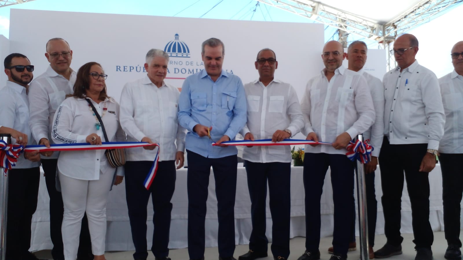 Abinader deja inaugurada la reconstruida avenida Francia de Santiago
