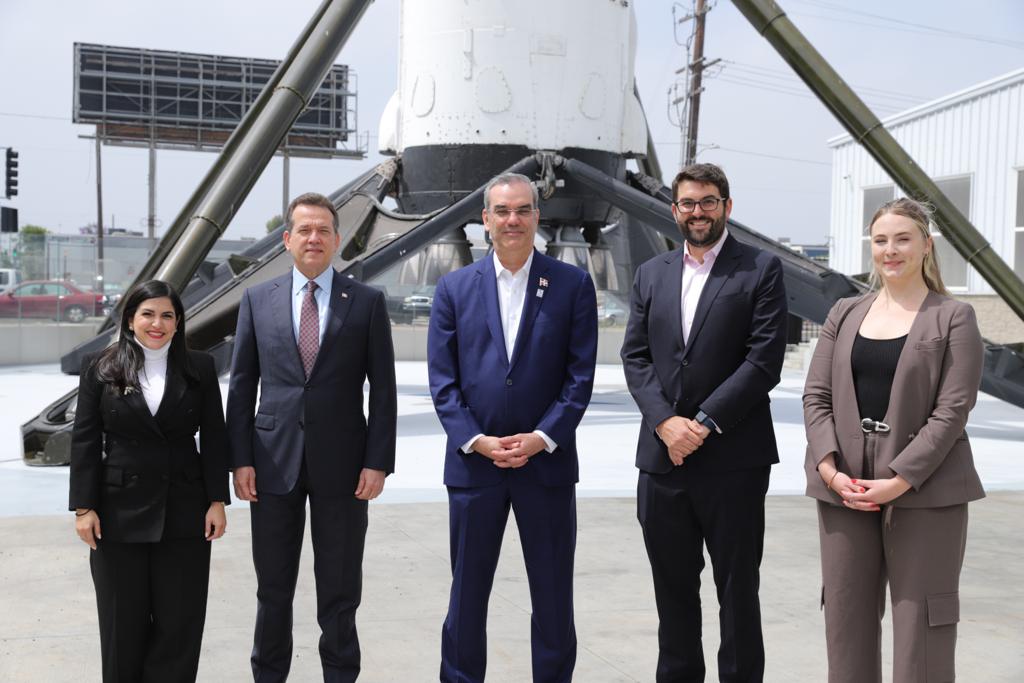 Abinader visita SpaceX: la empresa de Elon Musk quiere invertir en RD