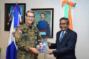 Ministro de Defensa recibe visita del Embajador de la India en RD