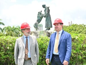 Embajador de Italia en República Dominicana visita Planta de producción cementera en Palenque