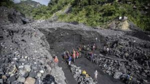 Colapso de hoyo minero deja dos muertos y cuatro heridos en Colombia