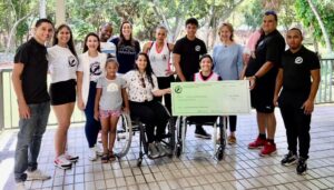 Escuela de patinaje hace donación a la Fundación Guerreras Sobre Ruedas