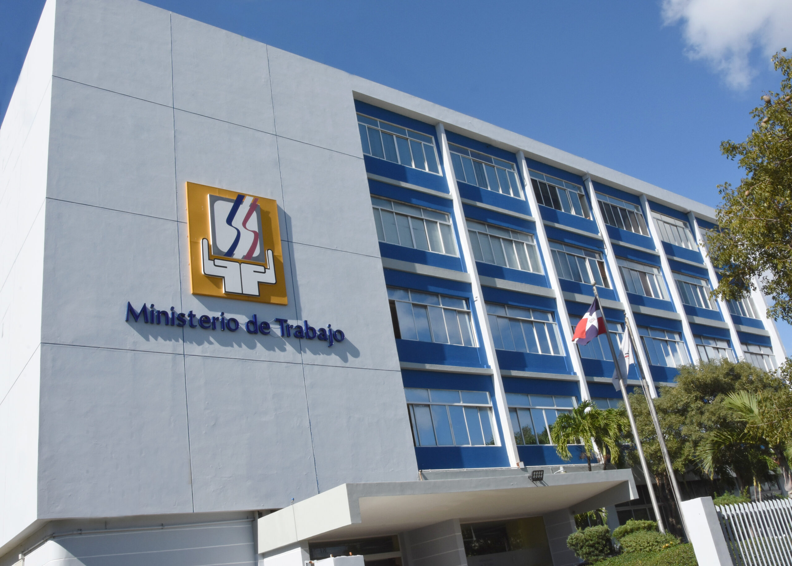 Ministerio de Trabajo invita a feria de empleos en Santo Domingo 