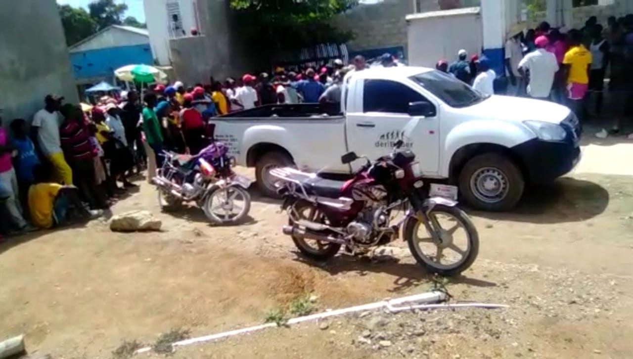 Haitianos retienen a comerciantes dominicanos en la frontera