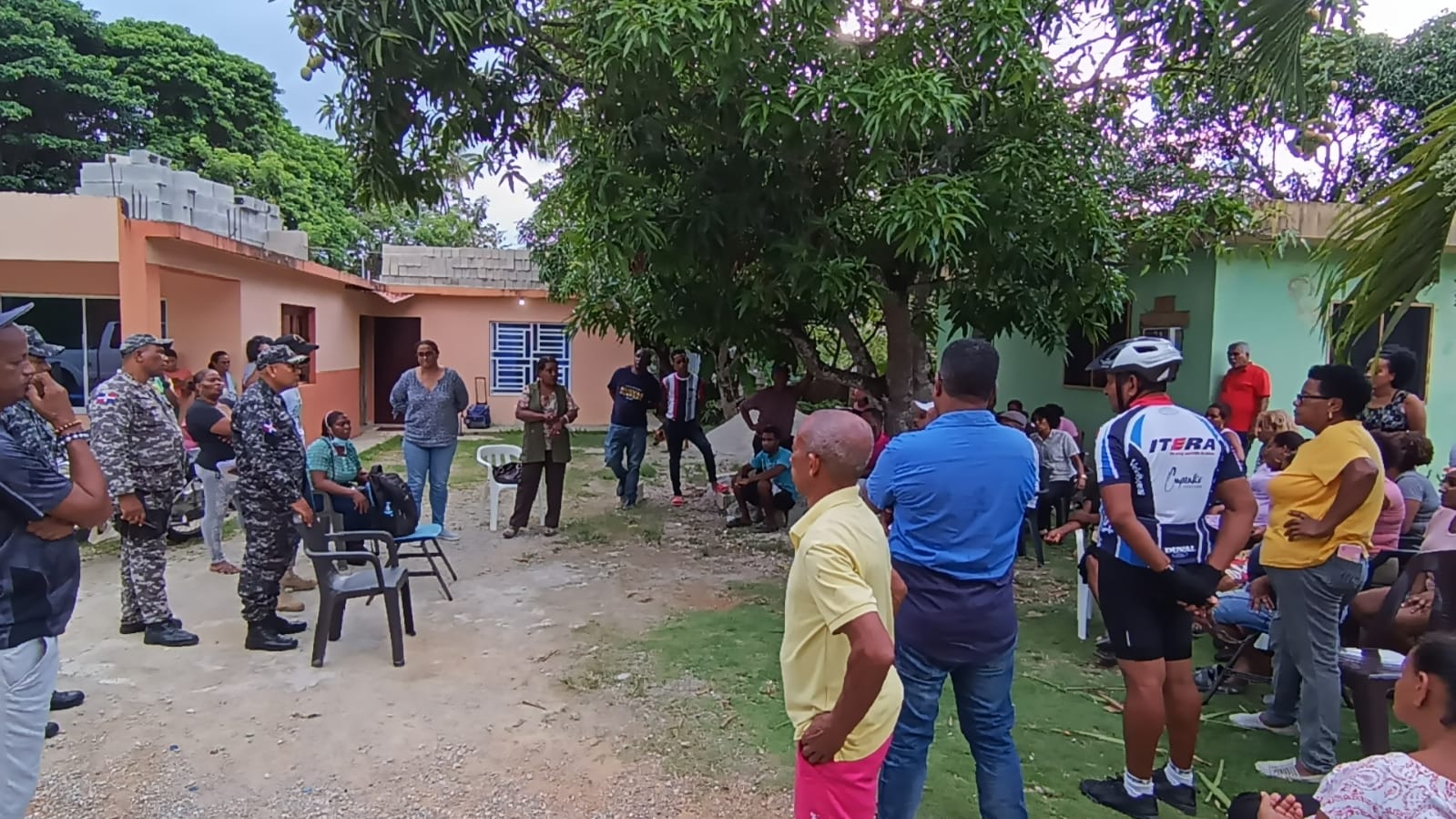Continúa conflicto entre comunitarios y dueños de una pollera en Samaná