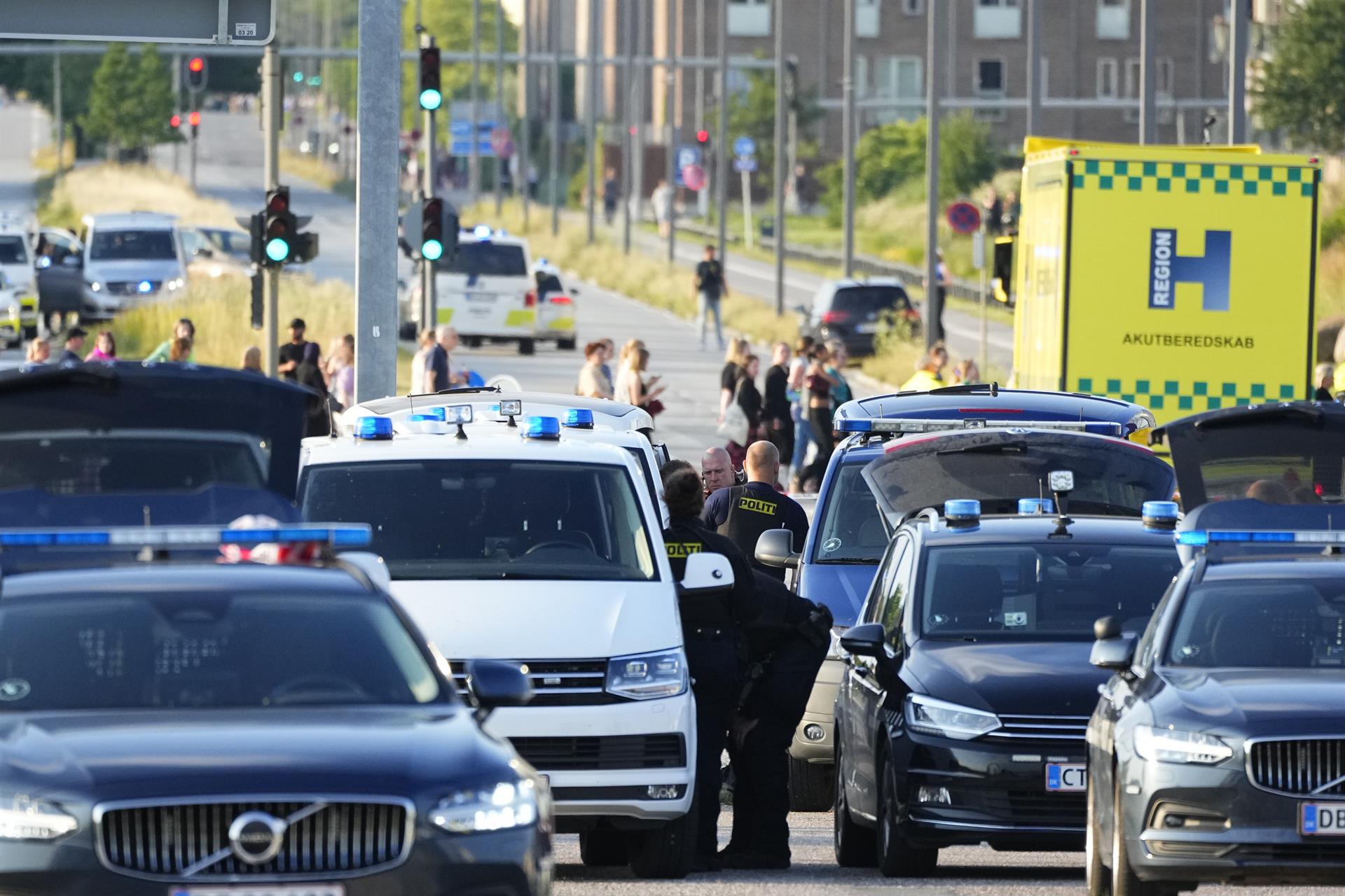 Varios muertos en tiroteo en centro comercial en Copenhague