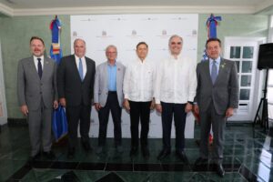 Gobierno dominicano mantiene reunión con congresistas estadounidenses