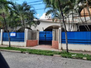 Junta de vecinos de los Cacicazgos denuncia de colegio que opera de forma ilegal