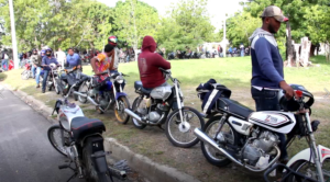 Motociclistas abarrotan Intrant en último día previo a operativos fiscalizaciones