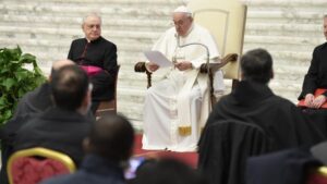 Papa Francisco pasa la noche en hospital de Roma por problemas respiratorios